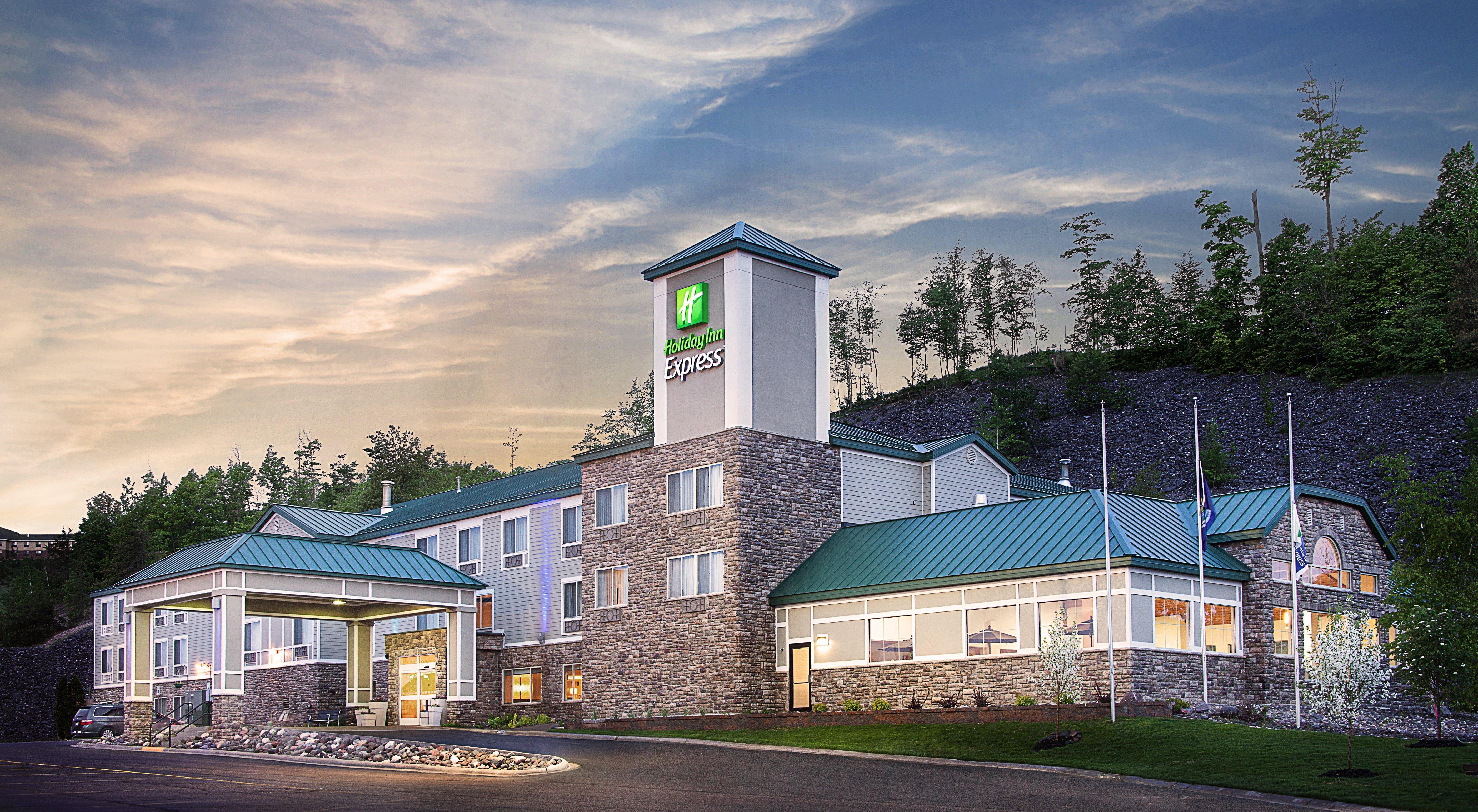 Holiday Inn Express Houghton-Keweenaw By Ihg Exterior photo
