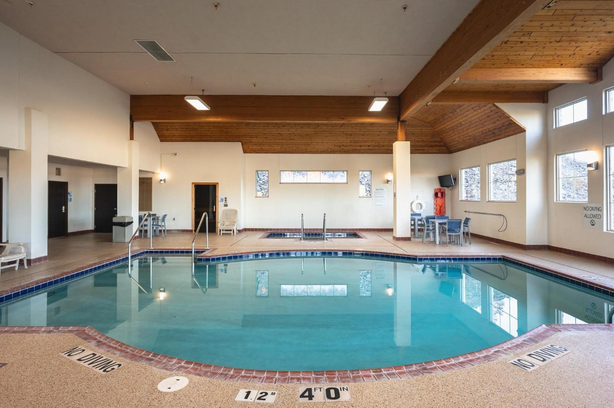 Holiday Inn Express Houghton-Keweenaw By Ihg Exterior photo